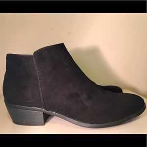 Dunes size 8.5 women’s ankle boots